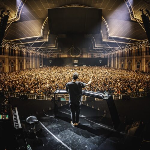 Ben Böhmer on the stage of his concert produced by 1314 in front of a huge crowd of people